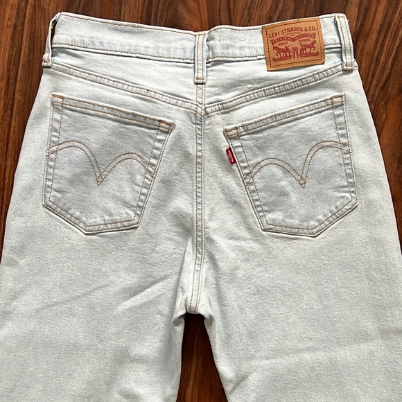 NWOT Levi’s Wedgie Straight, 28x28 - Picture 12 of 17